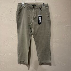 Dear John Green Capris with Straight Leg Cut and Soft Fabric